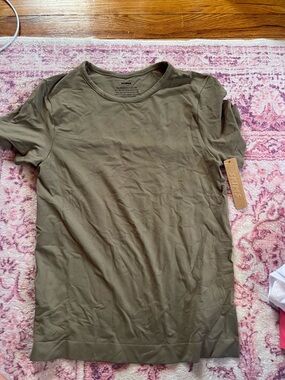 James Perse Olive Crewneck Short-Sleeve Top